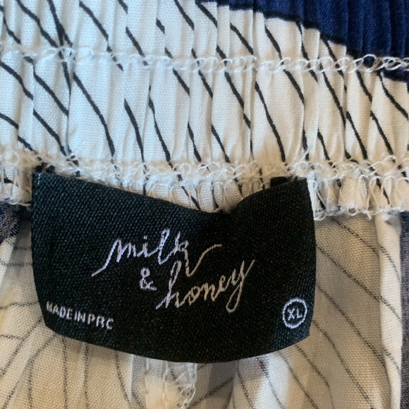 Blue and White Leaf Print Women's Wide Pants XL - Picture 4 of 6